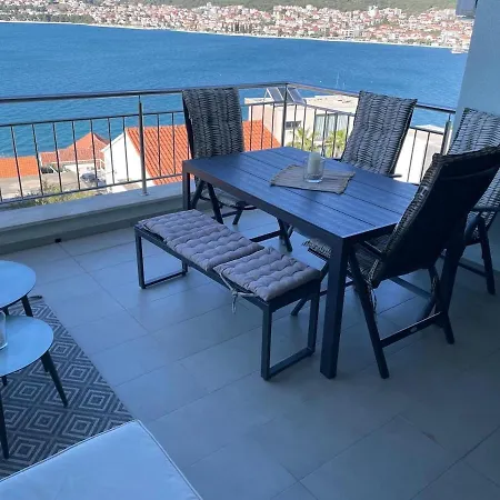 Modern Strandlage Lägenhet